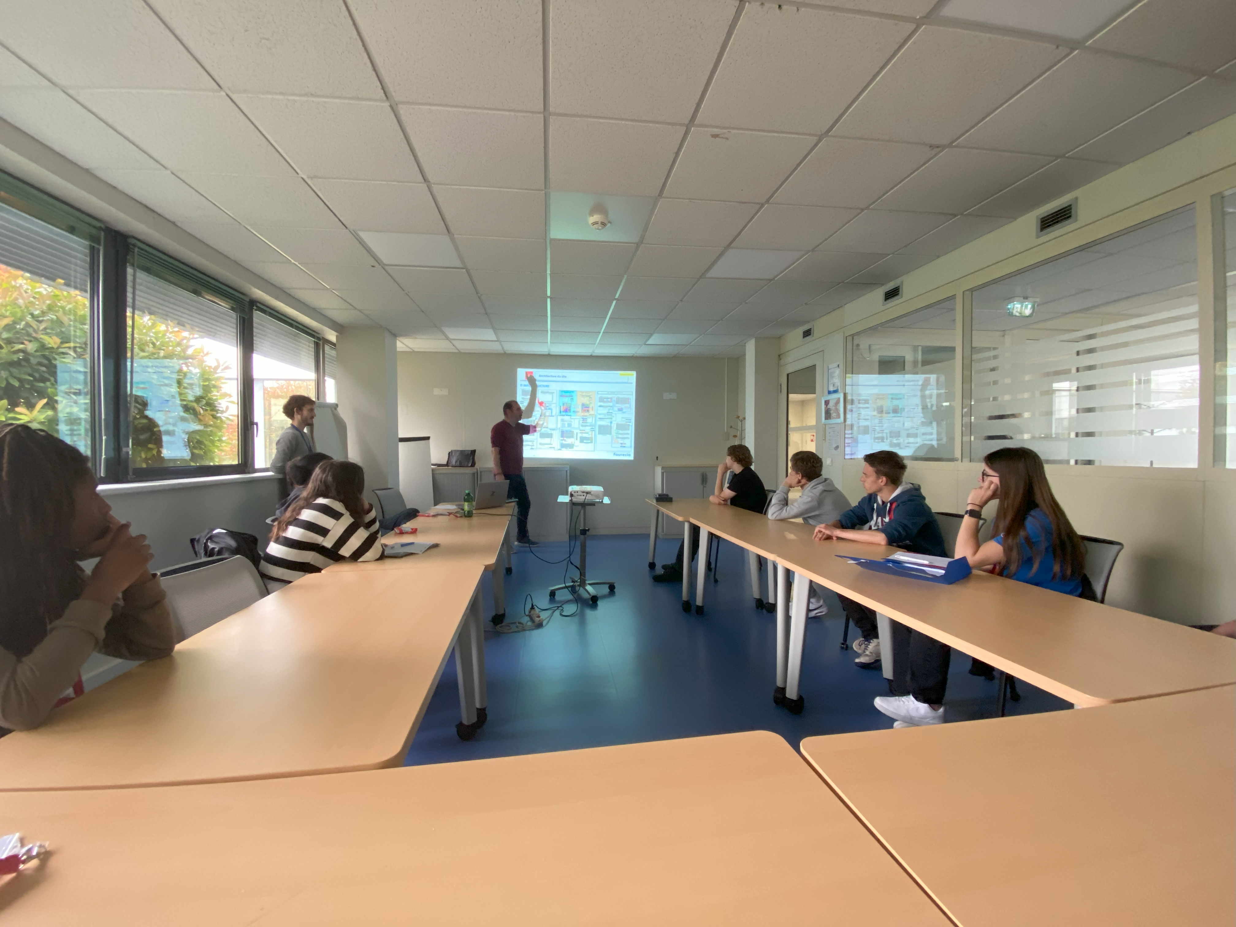 Présentation aux stagiaires de seconde